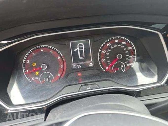 2021 Volkswagen Jetta R-Line - miniatura 9