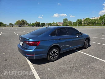 2021 Volkswagen Jetta SE - miniatura 3