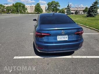 2021 Volkswagen Jetta SE - miniatura 4