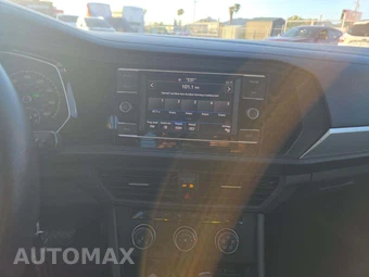 2021 Volkswagen Jetta SE – miniatura 10