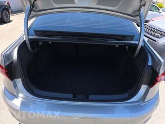 2021 Volkswagen Jetta SE – miniatura 14