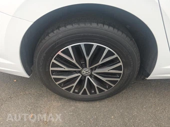 2021 Volkswagen Jetta SE – miniatura 10