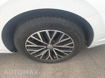 2021 Volkswagen Jetta SE – miniatura 11