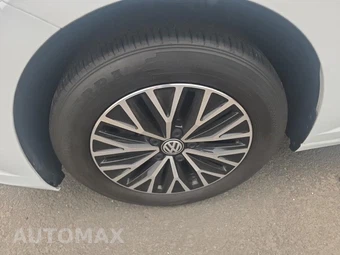2021 Volkswagen Jetta SE – miniatura 8