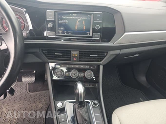 2021 Volkswagen Jetta SE – miniatura 11