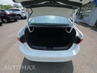 2021 Volkswagen Jetta SE – miniatura 14