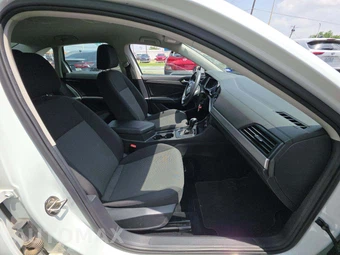 2021 Volkswagen Jetta SE – miniatura 18