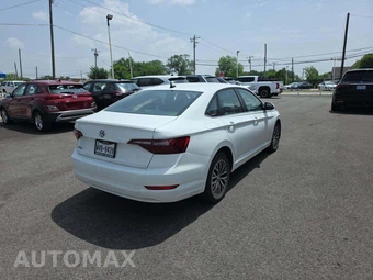 2021 Volkswagen Jetta SE – miniatura 3