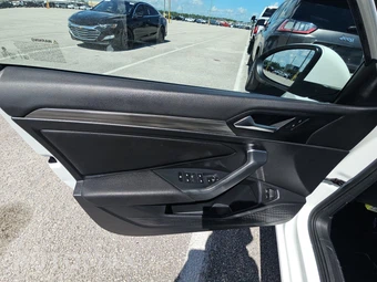2021 Volkswagen Jetta SEL – miniatura 9