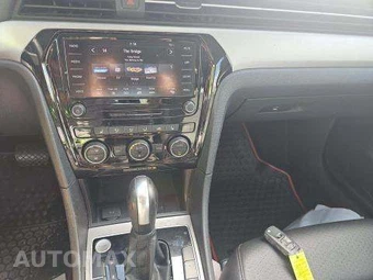 2021 Volkswagen Passat 2.0T SE - miniatura 12
