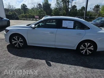 2021 Volkswagen Passat 2.0T SE - miniatura 4