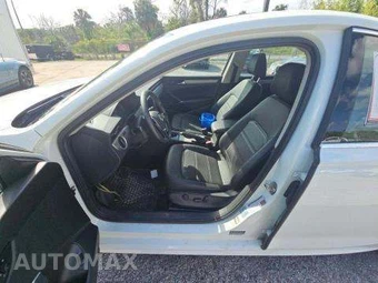 2021 Volkswagen Passat 2.0T SE - miniatura 8
