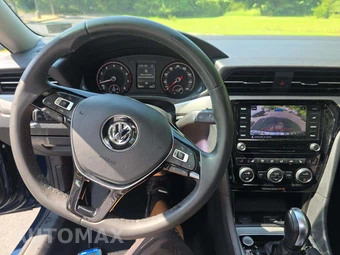 2021 Volkswagen Passat 2.0T SE - miniatura 10