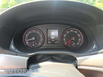 2021 Volkswagen Passat 2.0T SE - miniatura 9