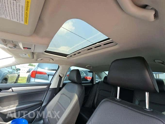 2021 Volkswagen Passat 2.0T SE - miniatura 11