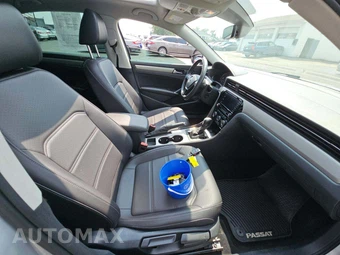 2021 Volkswagen Passat 2.0T SE - miniatura 18