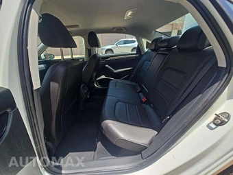 2021 Volkswagen Passat 2.0T SE - miniatura 13