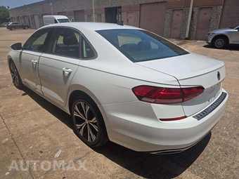 2021 Volkswagen Passat 2.0T SE - miniatura 2