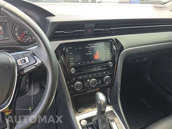 2021 Volkswagen Passat 2.0T SE – miniatura 11