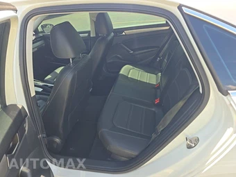 2021 Volkswagen Passat 2.0T SE – miniatura 13
