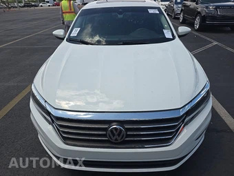2021 Volkswagen Passat 2.0T SE – miniatura 2