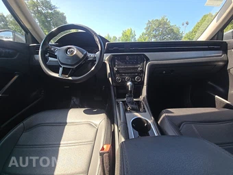 2021 Volkswagen Passat 2.0T SE - miniatura 11