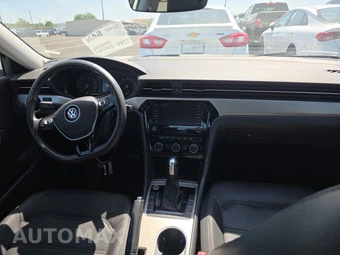 2021 Volkswagen Passat 2.0T SE - miniatura 11