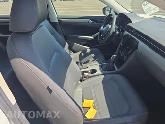 2021 Volkswagen Passat 2.0T SE - miniatura 8