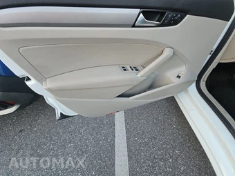 2021 Volkswagen Passat 2.0T SE - miniatura 9