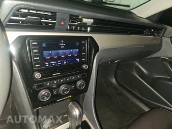 2021 Volkswagen Passat 2.0T SE - miniatura 11