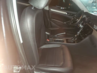 2021 Volkswagen Passat 2.0T SE - miniatura 8