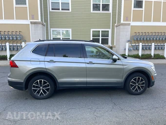 2021 Volkswagen Tiguan 2.0T SE - miniatura 6