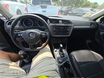 2021 Volkswagen Tiguan SE - miniatura 11