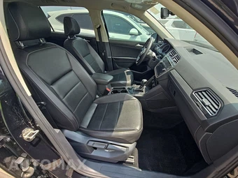 2021 Volkswagen Tiguan SE - miniatura 8