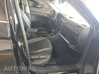 2021 Volkswagen Tiguan SE – miniatura 8