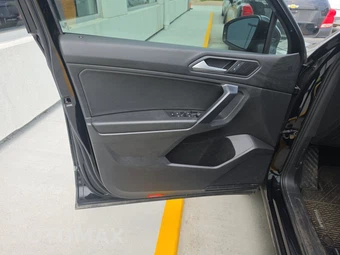 2021 Volkswagen Tiguan SE - miniatura 9