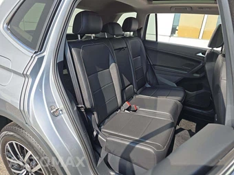 2021 Volkswagen Tiguan SE - miniatura 16