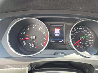 2021 Volkswagen Tiguan SE - miniatura 9