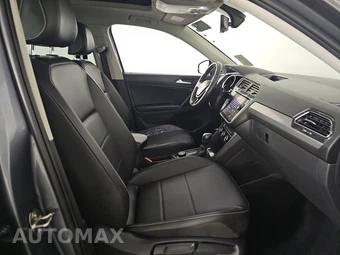 2021 Volkswagen Tiguan SE - miniatura 8