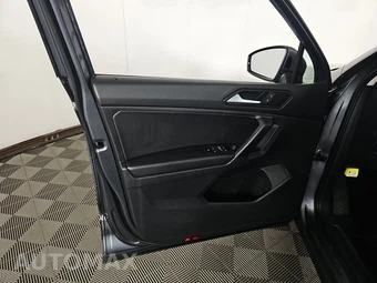 2021 Volkswagen Tiguan SE - miniatura 9