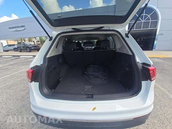 2021 Volkswagen Tiguan SE - miniatura 11