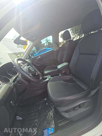 2021 Volkswagen Tiguan SE - miniatura 3