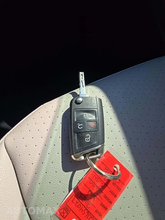 2021 Volkswagen Tiguan SE - miniatura 8