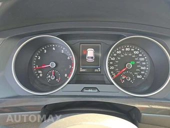 2021 Volkswagen Tiguan SE - miniatura 9
