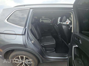 2021 Volkswagen Tiguan SE - miniatura 16
