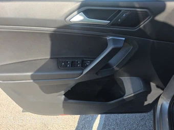 2021 Volkswagen Tiguan SE – miniatura 9