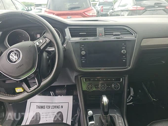 2021 Volkswagen Tiguan SE - miniatura 11