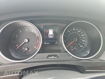 2021 Volkswagen Tiguan SE - miniatura 12