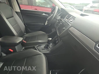 2021 Volkswagen Tiguan SE - miniatura 8