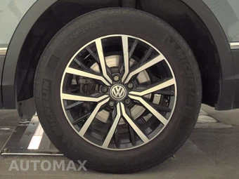 2021 Volkswagen Tiguan SE – miniatura 12